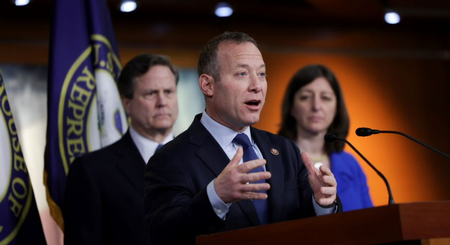 Photo: US Rep. Josh Gottheimer (D-NJ) speaks on Iran negotiations at a news conference on Capitol Hill, April 6, 2022 in Washington, DC. Also pictured are Rep. Donald Norcross (D-NJ) and Rep. Elaine Luria (D-VA), Vice Chair of the House Armed Services Committee. - Kevin Dietsch/Getty Images